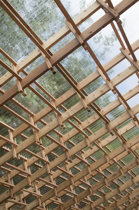 Greenhouse Architecture, Detail Arsitektur, Timber Architecture, Wooden Architecture, Water Sprinkler, Desain Lanskap, Wood Architecture, Wooden Structure, Roof Trusses