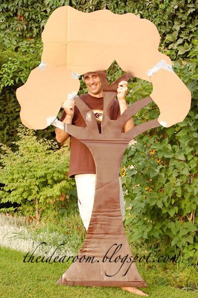 Prop Trees Diy, Cardboard Tree Diy, Diy Cardboard Tree, Tree Making Ideas, Cardboard Trees, Diy Trees, Wood Homes, Wishes For Mom, Family Tree For Kids