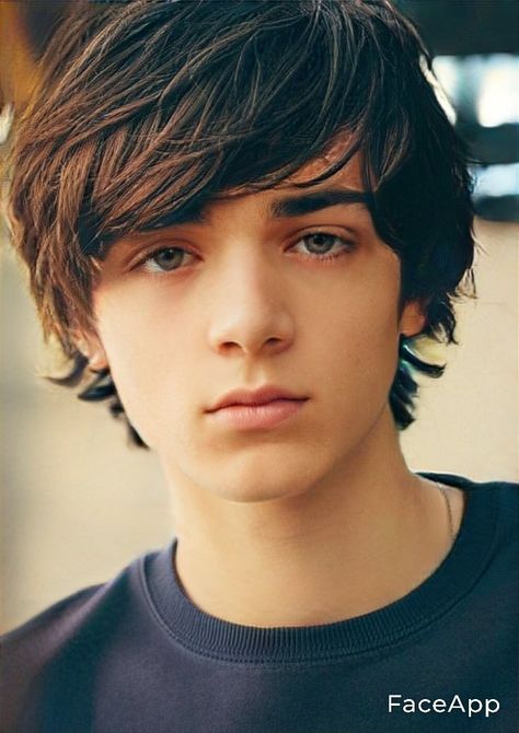 Boys Surfer Hair, Teen Shaggy Haircut Boy, Haircuts Teenage Boys, Boys Long Haircuts 2023, Long Teen Boy Hair, Shaggy Boy Haircuts, Boy Longer Haircut, Long Hair For Teen Boys, Boys Long Hairstyles Straight Hair