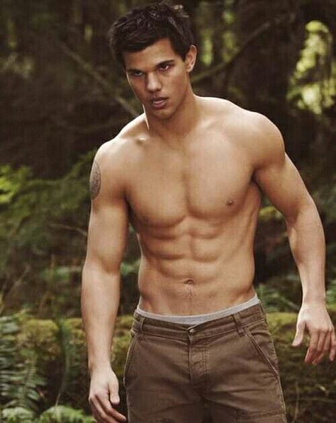 Taylor Lautner Shirtless, Taylor Jacobs, Men Aesthetic Outfits, Jacob Black Twilight, Twilight Jacob, Bod Goals, Team Jacob, Twilight Photos, Men Aesthetic