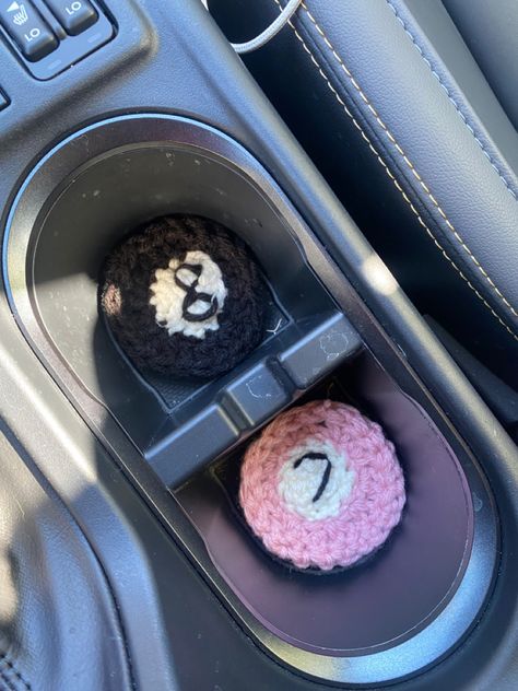 8 Ball Cup Holder, Crochet Car Aesthetic, Crochet Car Dice, Crochet Cup Holder Coaster, Crochet Ideas For Car, Crochet Car Stuff, Crochet Car Cup Holder, Car Coasters Crochet, Crochet Car Cup Holder Coaster