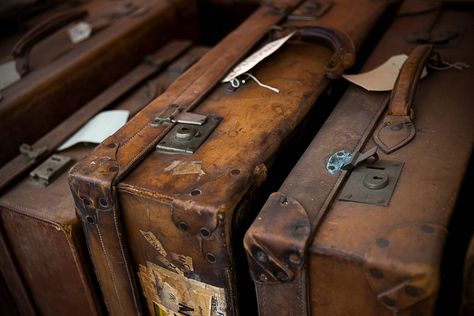 A closed case by swissrolli on Flickr. Old Suitcases, Hogwarts Aesthetic, Vintage Suitcases, Claire Fraser, Elizabeth I, Vintage Luggage, Harry Potter Aesthetic, Dark Academia Aesthetic, Academia Aesthetic