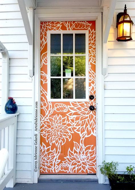 Front Door Murals Painted, House Decor Art, Painted Door Exterior, Mural Around Window, House Murals Exterior, Door Art Painted, Colorful Front Door Ideas, Door Art Ideas, Decorate Door