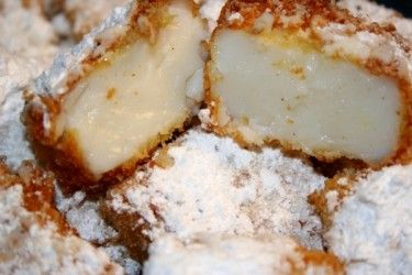 Fried Milk Wacky Recipes, Fried Alligator, Unusual Dessert, Fried Milk, Sugar Bread, Spanish Dishes, Weird Food, Köstliche Desserts, Kool Aid