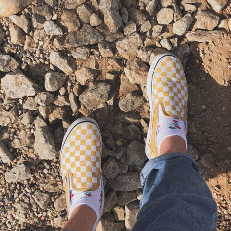 yellow vans + cherry socks Vans And Socks, Slip On Vans Outfit, Cherry Socks, Outfit Yellow, Yellow Vans, Slip On Vans, Vans Outfit, Vans Classic Slip On, Vans Classic