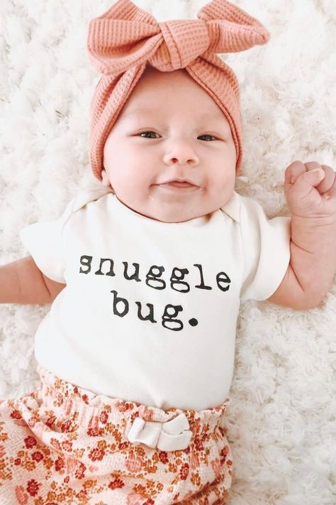 Newborn Onesie Cricut Ideas, Newborn Cricut Onesie, Baby Girl Cricut Onesies, Diy Baby Onesies Girl, Baby Onsies Ideas Girl, Cricut Onesie Ideas, Onsies Ideas Girl, Cricut Fashion, Funny Newborn Onesies