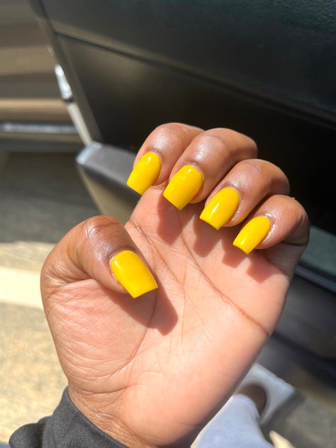 Yellow Sns Nails Designs, Yellow Nails Short Square, Solid Yellow Nails, Square Nails Yellow, Yellow Gel Nails Short, Yellow Natural Nails, Short Nails Yellow, Yellow Square Nails, Yellow Dip Nails