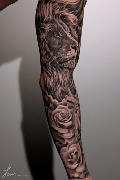 Lion and flowers full sleeve tattoo - 80+ Awesome Examples of Full Sleeve Tattoo Ideas  <3 ! Men Flower Tattoo, Lion Tattoo Sleeves, Mens Lion Tattoo, Geniale Tattoos, Rosen Tattoo, Full Sleeve Tattoo, Full Sleeve Tattoos, Best Sleeve Tattoos, Arm Tattoos