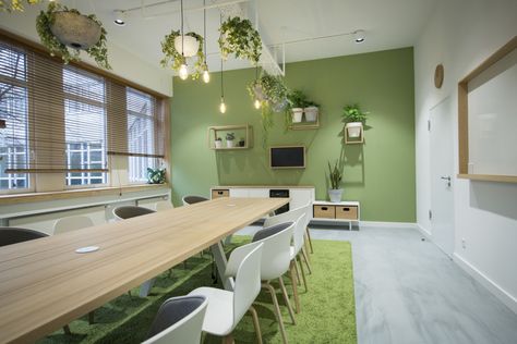 freenet AG Hamburg (Germany) Teachers Lounge Decor, Teachers Room, Teachers Lounge, Office Meeting Room, Staff Room, Chill Room, Classroom Furniture, Office Snapshots, Lounge Decor