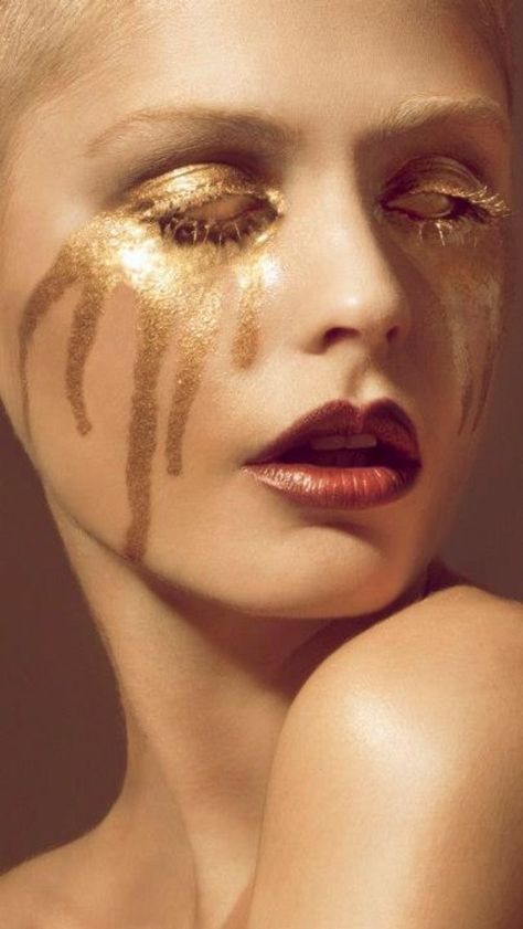 Gold Tears, Sun Makeup, Effie Trinket, Angel Makeup, King Midas, Book Recommendation, Angel Aesthetic, Gold Makeup, Gold Aesthetic