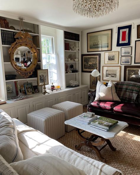 Created by Watts Design House’s Instagram photo: “One of the best spots in the house. ✨✨✨” Rococo Interior Design, Rococo Interior, Traditional Eclectic, Home Interior Accessories, Nancy Meyers, Small Living Rooms, Home N Decor, House Inspo, Apartment Living