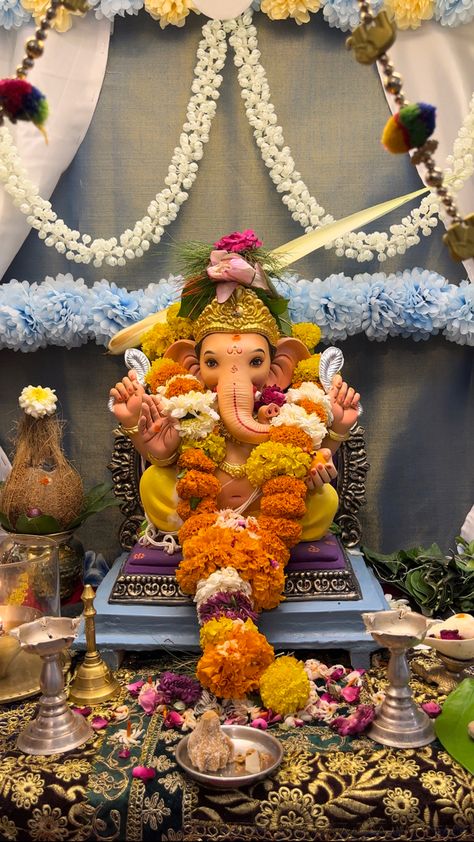 Ganesh Ji Instagram Story, Ganesha Story Instagram, Ganesh Chaturthi Snapchat Stories, Ganpati Bappa Home Decoration, Ganpati Bappa At Home, Ganpati Bappa Wallpapers Aesthetic, Ganpati Bappa Snap, Ganesh Wallpaper Aesthetic, Lord Ganesha Aesthetic