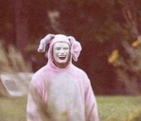 These Vintage Scary Easter Bunny Photos Are Straight Out Of A Horror Movie - Indie88 Scary Easter Bunny, Creepy Easter Bunny, Easter Bunny Photos, Pfp Scary, Creepy Easter, Dead Bunny, Bunny Pfp, Ovid Metamorphoses, Creepy Photography