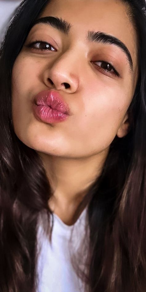 Daina Penty, Allu Arjun Hairstyle, Big Nose Beauty, Close Up Faces, Actress Hairstyles, Rashmika Mandanna, Actress Without Makeup, Actress Images, Allu Arjun