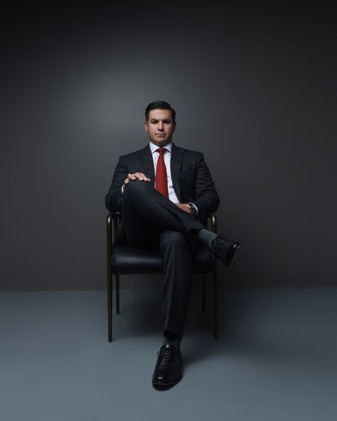 Business Men Photoshoot, Power Poses For Men, Men In Suits Poses, Professional Men Photography, Business Man Pose, Professional Photo Shoot Men, Men Professional Photoshoot, Formal Photoshoot Men, Businessman Photography