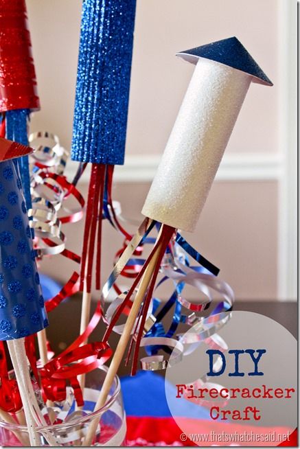 DIY Firecracker Paper Centerpiece!  How cute would this be on your 4th of July Table?!  #4thofjuly #patriotic #centerpiece Firecracker Craft, Paper Centerpieces, Patriotic Centerpieces, Fireworks Craft, Pringles Can, 4th Of July Parade, Fourth Of July Decorations, 4th July Crafts, July Ideas