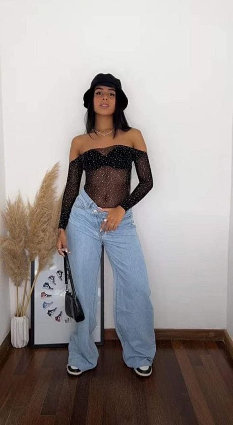 Jordan 1 Concert Outfit, Reggae Night Outfit, Kali Concert Outfit, Reggaeton Party Outfit, Reggaeton Festival Outfit, Concert Outfit Ideas Reggaeton, Reggetoneras Outfit Concert, Mora Concert Outfits, Trap Concert Outfit Ideas