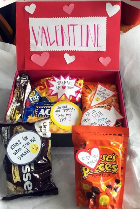 Valentines Day Gifts for Him That Will Show How Much You Care! ★ See more: http://glaminati.com/valentines-day-gifts-for-him/ Hamper Gifts, Pinterest Valentines, Diy Valentines Day Gifts For Him, Roses Valentine, Gifts Husband, Hadiah Valentine, Presente Diy, Hari Valentine, Kartu Valentine