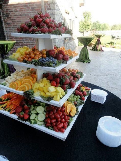 pretty serving 3-tiered tray Veggie Display, Fruit Buffet, Wedding Appetizers, Decorações Com Comidas, Catering Display, Fruit Displays, Fruit Display, Reception Food, Fruit Party