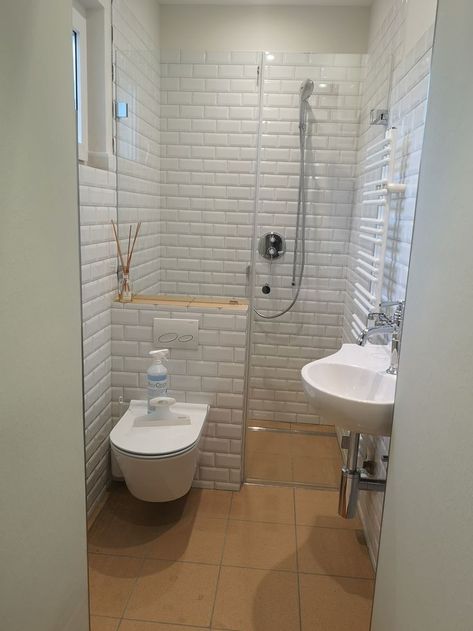 #bathroomideas #bathroom #bathroomremodel Small Attic Bathroom, Small Shower Room, Small Bathroom Layout, Narrow Bathroom, Washroom Design, Cottage Bathroom, Tiny House Bathroom, Tiny Bathrooms, Bathroom Inspiration Decor