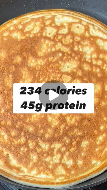 The calorie deficit queen - Kacy Allensworth | This has been a go to high protein breakfast for years. ✅ pancake craving satisfied!
✅ Protein goal - easy when you start with 45 grams!
✅... | Instagram Low Calorie Eating, Low Cal Pancakes, Low Calorie Recipes Snacks, High Protein Low Carb Breakfast, High Calorie Breakfast, Low Cal Dinner, Healthy High Protein Breakfast, Easy High Protein Meals, High Protein Pancakes