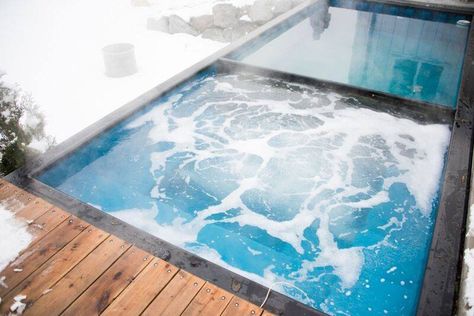 a canadian company called 'modpools' is making a splash with backyard swimming pools made from modified shipping containers. Mod Pool, Piscina Container, Vermont Garden, Container Swimming Pool, Container Pools, Piscina Diy, Shipping Container Swimming Pool, Shipping Container Pool, Amazing Swimming Pools