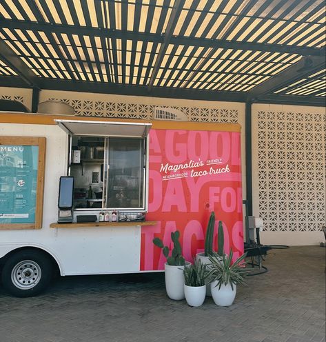 Food Truck Aesthetic Night, Food Truck Graphics, Taco Food Truck Aesthetic, Tuk Tuk Food Truck, Cute Food Trailer, Taco Truck Aesthetic, Mexican Food Truck Design, Acai Truck, Food Trucks Ideas