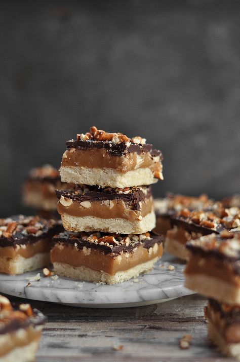 Chocolate Peanut Butter Caramel Shortbread | Community Post: 16 Scrumptious Chocolate Peanut Butter Recipes Peanut Butter Caramel, Chocolate Peanut Butter Recipes, Butter Shortbread, Chocolate Peanut Butter Desserts, Caramel Shortbread, Butter Caramel, Shortbread Bars, God Mad, Peanut Butter Desserts