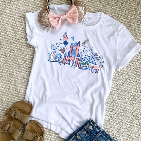 Magic Kingdom Matching Shirts, Family Disney Outfits, Disney Vacation Outfits, Castle Pumpkin, Magic Kingdom Outfit, Disney Attire, Cinderella Outfit, Castle Disney, Cinderella's Castle