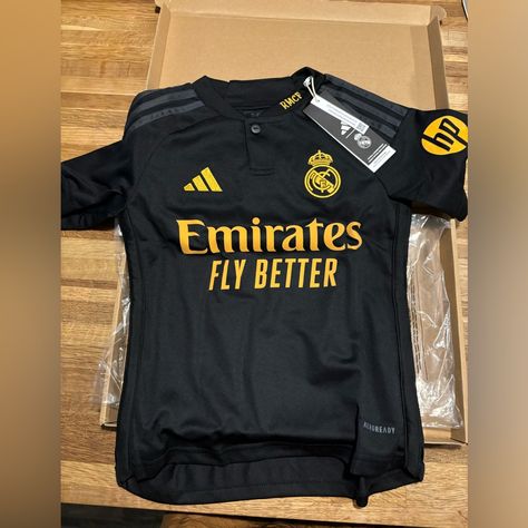 Shipped From The Real Madrid Store Via Air. Unused With Tags. I Ordered The Wrong Size And Can’t Return. This Is The Last Toni Kroos Shirt As He Retired Thia Season. Real Madrid T Shirt, Real Madrid Store, Jerseys Outfit, Madrid Outfits, Real Madrid Jersey, Football Girl, Real Madrid Shirt, Real Madrid Team, Jersey Football