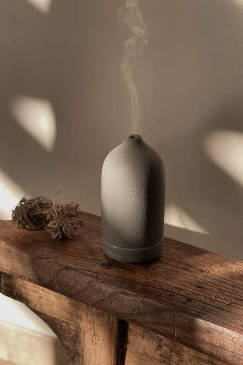 Aesthetic Oil Diffuser, Diffuser Product Photography, Air Diffuser Aesthetic, Aroma Diffuser Aesthetic, Aroma Therapy Aesthetic, Essential Oil Diffuser Aesthetic, Essential Oil Photography Styling, Oil Diffuser Aesthetic, Essential Oil Aesthetic