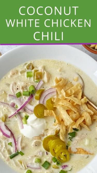 White Chili Chicken Recipes, White Bean Chicken Chili, Coconut Milk Recipes, Green Chiles, Citrus Chicken, Rotisserie Chicken Recipes, White Chicken Chili, White Chicken, Boneless Skinless Chicken