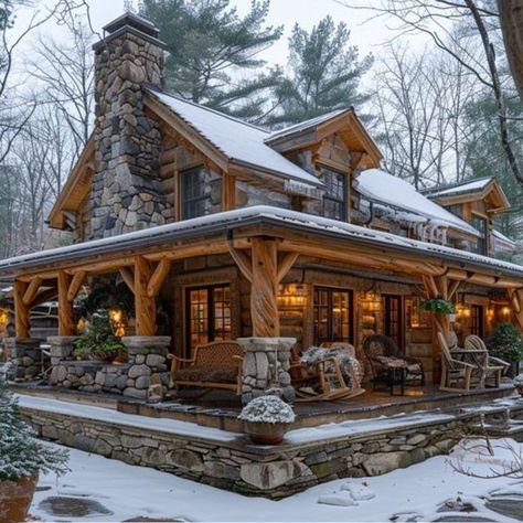 Backyard Deck Ideas, Log Homes Exterior, Log Cabin Exterior, Creative Backyard, Cabin Style Homes, Mountain Dream Homes, Log Home Designs, Log Cabin Rustic, Halloween Decor Ideas