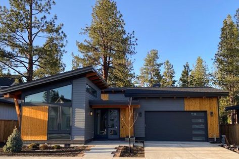 Rear Exterior House Design, Modern Two Bedroom House Design, 3 Bed 2 Bath Ranch Floor Plans, 1500 Sq Ft House Plans Modern, Modern House Plans 2 Bedroom, Modern Wood House Exterior, 2500 Sq Ft House Plans One Level, 2 Bedroom House Plans With Garage, Ranch With Garage