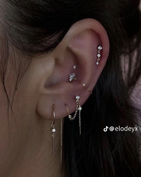 Ušný Piercing, Minimalist Ear Piercings, Ear Peircings, Cool Ear Piercings, Pretty Ear Piercings, Cool Piercings, Cute Ear Piercings, Cute Piercings, Body Jewelry Piercing