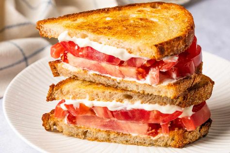 My 1-Ingredient Upgrade for Better Tomato Sandwiches Tomato Sandwich Recipes, Tomato Sandwiches, Best Tuna Salad, Summer Sandwiches, Cucumber Sandwiches, Tomato Sandwich, Tomato And Cheese, Cooking Hacks, Juicy Tomatoes