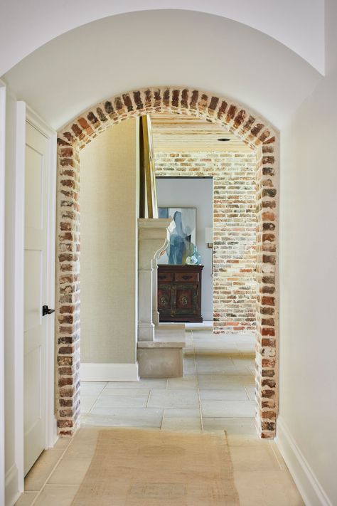 Brick Arched Doorway, How To Build An Arched Doorway, Arched Doorways Interior Decor, Brick Doorway Interior, Arch Doorway Ideas Living Rooms, Arch Doorway Ideas, Arched Doorways Interior, Hallway Arch, Eid Decoration Ideas