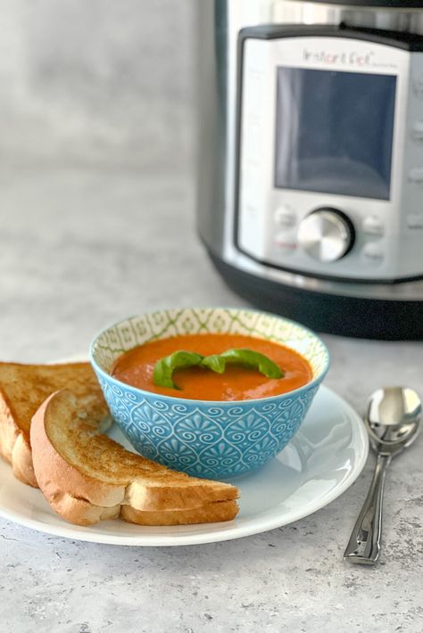 Instant Pot Creamy Tomato Basil Soup - Real Mom Kitchen - Soups Creamy Tomato Basil Soup, Tomato Soup Easy, Canning Crushed Tomatoes, Mom Kitchen, Canned Tomatoes, Basil Soup, Tomato Broth, Tomato Basil Soup, Tomato Soup Recipes