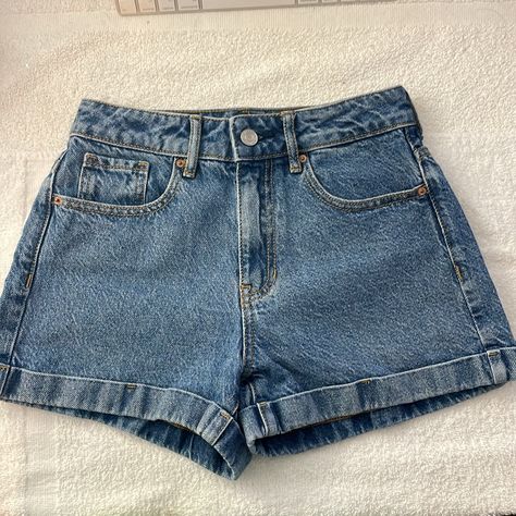 These Are Nwot Questions? Leave A Comment Below! Downtown Pants, Cute Jean Shorts, Shorts Aesthetic, High Rise Jean Shorts, Pacsun Shorts, Jean Short, Warm Weather Outfits, Foto Casual, Classy Casual Outfits