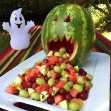 Halloween Fruit Salad, Halloween Appetizers For Party, Freakshakes Recipe, Candy Apple Recipe, Halloween Food Appetizers, Halloween Party Treats, Healthy Halloween Treats, Halloween Fruit, Grilled Fruit