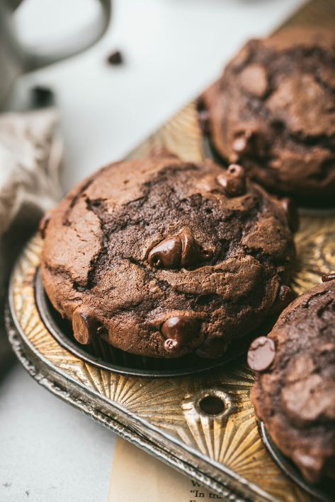 Otis Spunkmeyer Chocolate Muffins Copycat, Bakery Style Double Chocolate Muffins, Coffee Shop Muffins, Large Bakery Style Muffins, Jumbo Chocolate Muffins, Bakery Style Chocolate Muffins, Chocolate Espresso Muffins, Bakery Style Muffins Jumbo, Giant Muffins Recipe