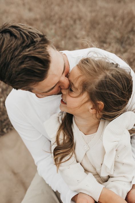 Father and daughter moment during family photography session Cute Father Daughter Pictures, Dad And Daughters Photo Ideas, Dad Daughter Photoshoot, Dad Daughter Photos, Dad Daughter Photography, Man With Daughter, Father And Daughter Pictures, Dad And Daughters Photography, Father And Daughter Photoshoot