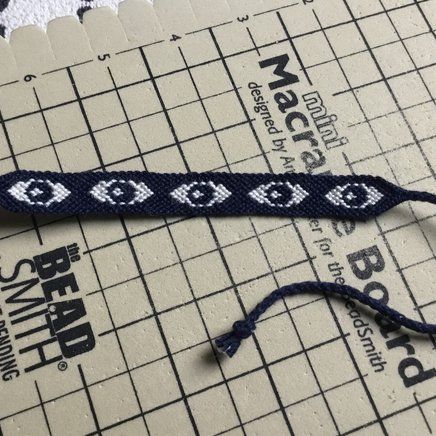 Goth Friendship Bracelets, How To Follow A Bracelet Pattern, Four String Bracelet Patterns, Eye Bracelet Pattern, Bracelet String Patterns, Skull Bracelet Pattern, Normal Bracelet Patterns, Normal Pattern Bracelet, Alpha Bracelet Pattern