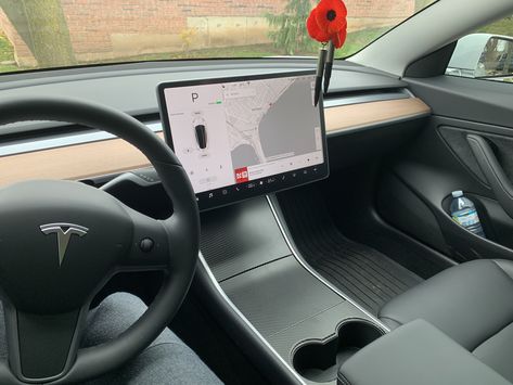 Tesla Model 3 Black Interior, Tesla Model 3 Interior, Model 3 Tesla, Tesla Car Models, Tesla 3, Tesla Interior, Car Interior Diy, Hippie Car, Cars Aesthetic