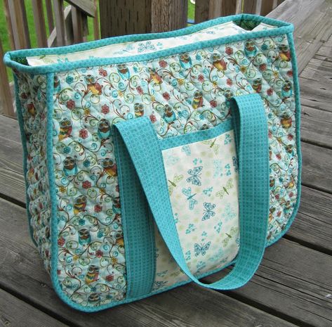 Quilters Bag, Quilted Bag Patterns, Pre Quilted Fabric, Tote Bag Pattern Free, Bags Patterns, White Quilts, Summer Series, Bag Pattern Free, Modern Bag