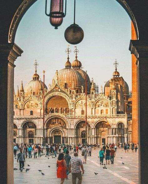 Piazza San Marco, Venice, Italy.  ** San Marco Venice, Best Places In Italy, Italy Trip Planning, Italy Tourism, Italy Magazine, Venice Painting, Calabria Italy, Visit Venice, Venice California