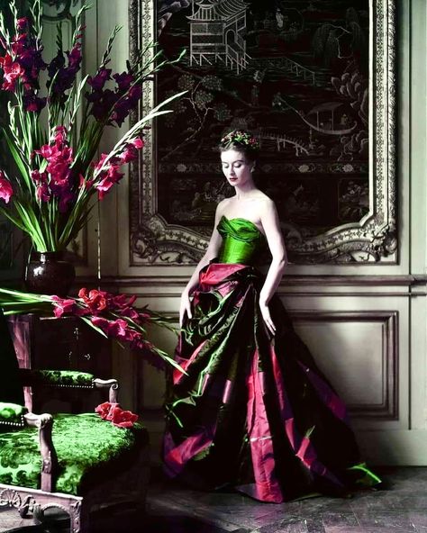 Cecil Beaton, Vintage Fashion Photography, Taffeta Dress, Fashion Days, Vintage Gowns, Pierre Balmain, Vintage Couture, Green And Pink, 50s Fashion