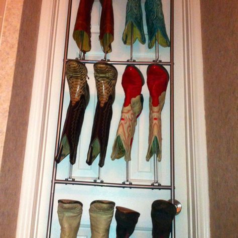 30 Clever Boot Storage Ideas - Pretty Designs Boot Storage Closet, Boot Storage Ideas, Tall Boot Storage, Boot Organization, Boot Tray, Dressing Room Closet, Boot Rack, Boot Storage, Diva Design