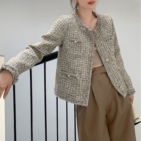 Tweed Set Outfit, Tweed Jacket Outfit, Giacca In Tweed, Blazer Tweed, Tweed Outfit, Tweed Top, Womens Tweed, Tweed Shorts, Wool Overcoat