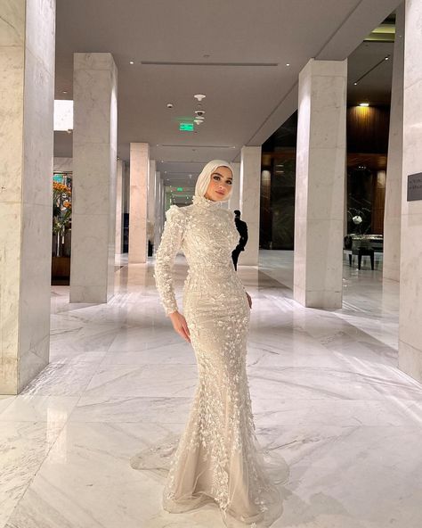 Somy Dresses | Pure as snow ❄️🕊️ @mahmoud_radwan_couture @somydresses | Instagram Engagement Hijabi Dresses, Hijabi Graduation Dress, Hijabi Engagement Dress, Hijabi Dresses Soiree, Engagment Dress, Dresses For Engagement, Soiree Dresses For Hijab, Simple Engagement Dress, Event Dresses Classy